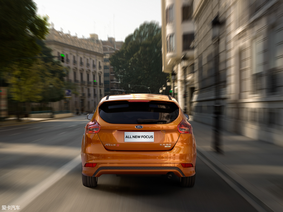 2015˹ Ɏ EcoBoost 180 Ԅ(dng)\(yn)(dng)