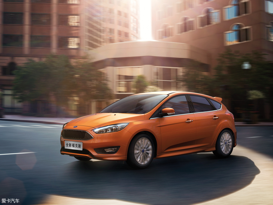 2015˹ Ɏ EcoBoost 180 Ԅ\