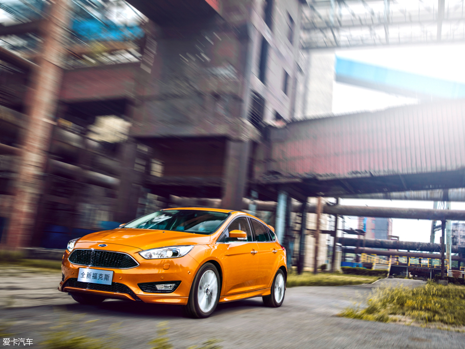 2015˹ Ɏ EcoBoost 180 Ԅ\