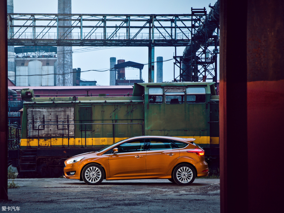 2015˹ Ɏ EcoBoost 180 Ԅ\