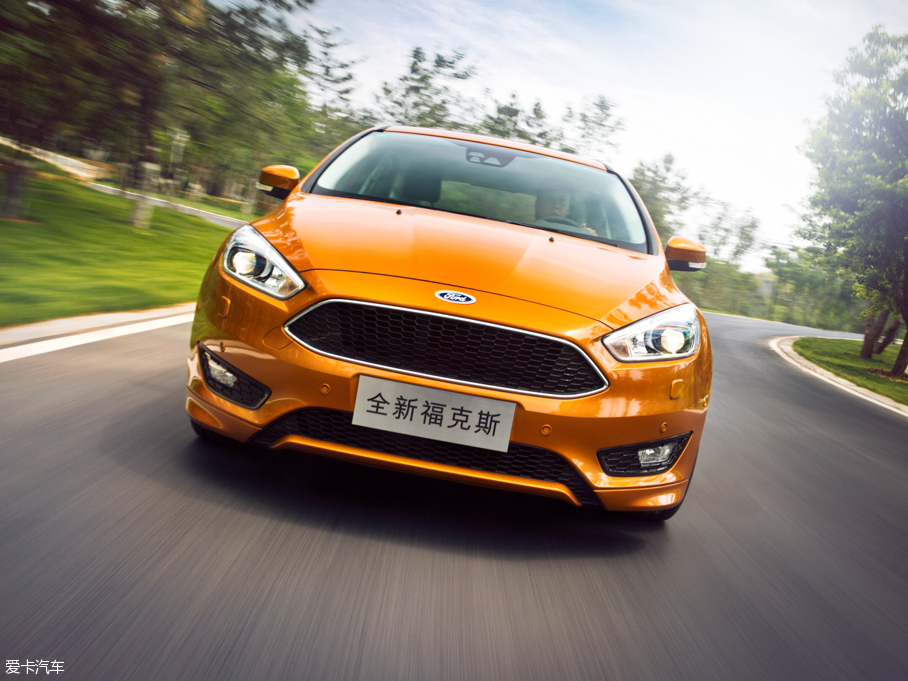 2015˹ Ɏ EcoBoost 180 Ԅ\