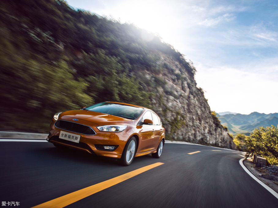 2015˹ Ɏ EcoBoost 180 Ԅ\