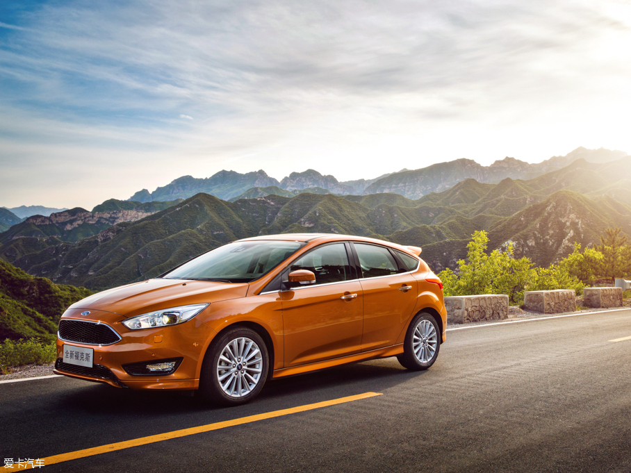 2015˹ Ɏ EcoBoost 180 Ԅ\