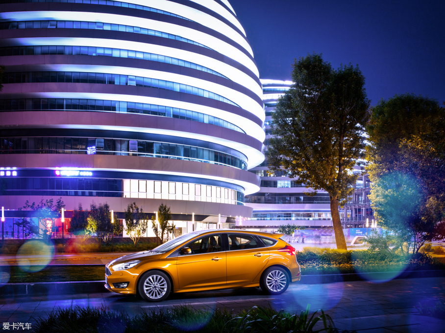 2015˹ Ɏ EcoBoost 180 Ԅ\