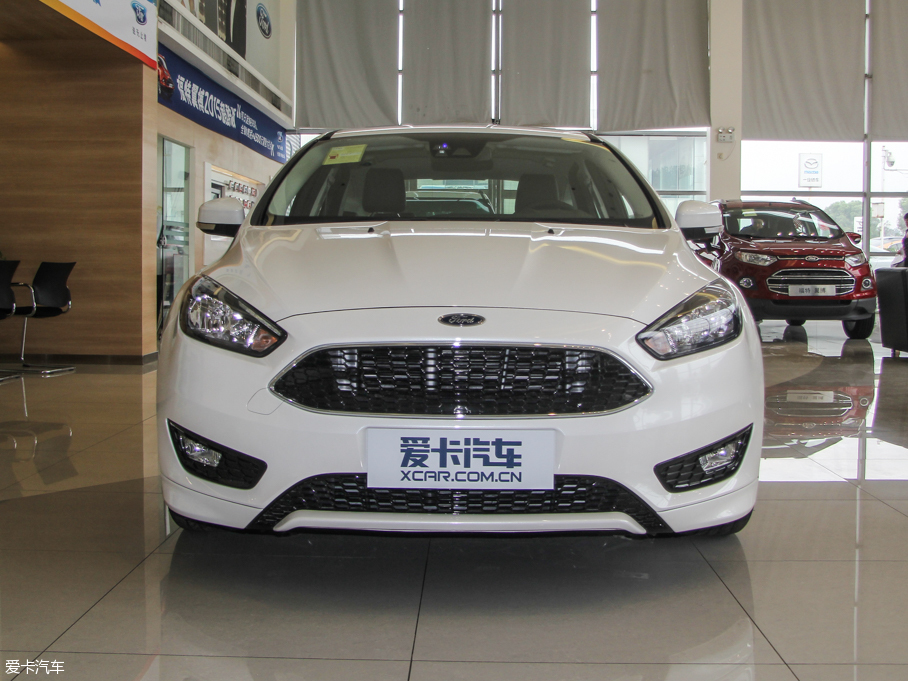 2015˹ Ɏ EcoBoost 180 Ԅ\