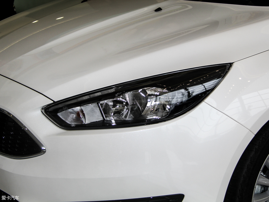 2015˹ Ɏ EcoBoost 180 Ԅ\