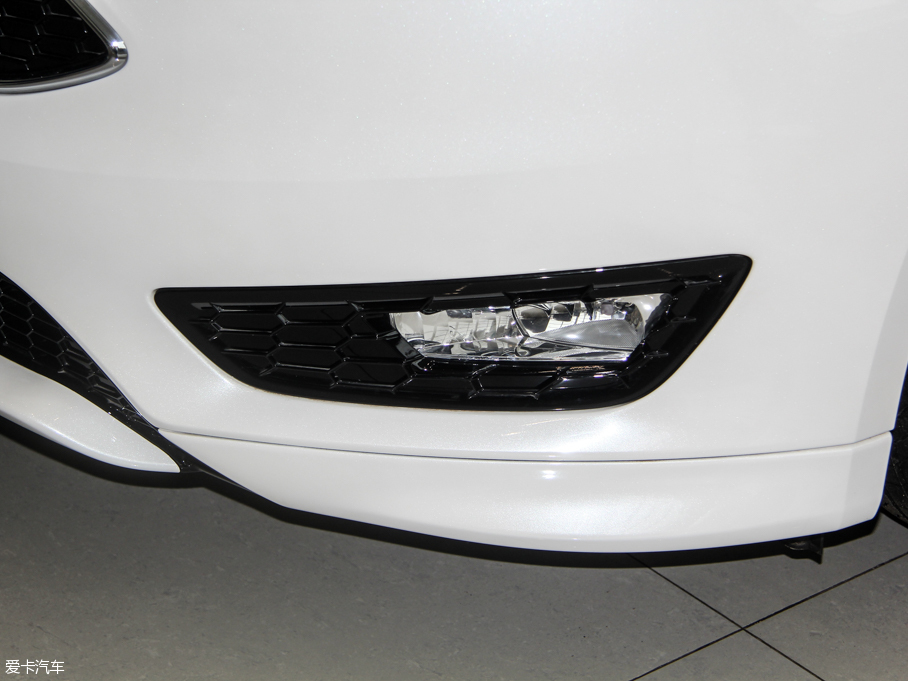 2015˹ Ɏ EcoBoost 180 Ԅ\