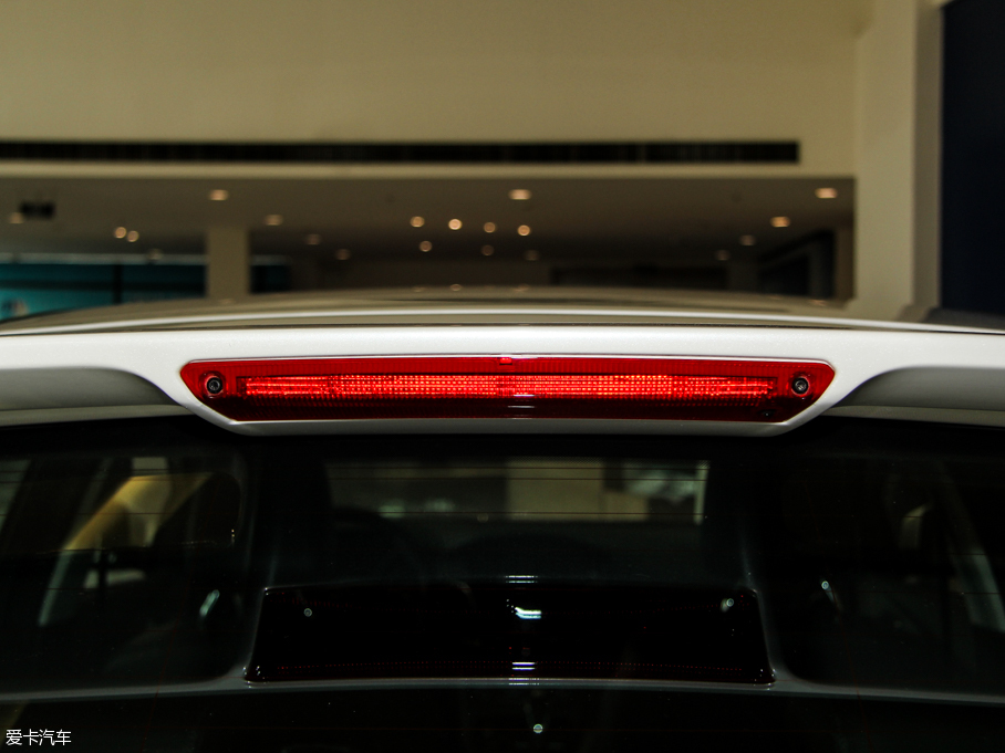 2015˹ Ɏ EcoBoost 180 Ԅ\