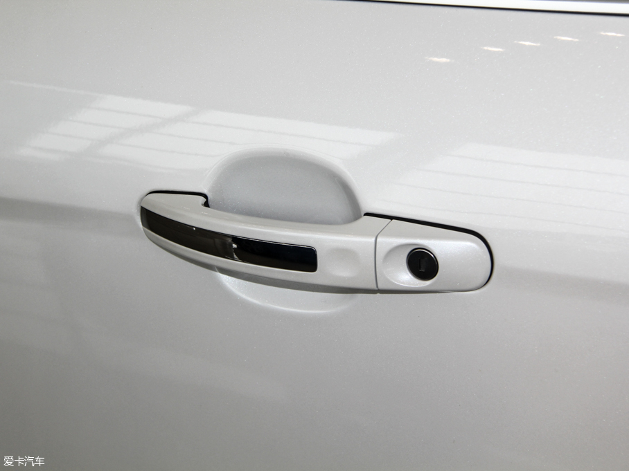 2015˹ Ɏ EcoBoost 180 Ԅ\