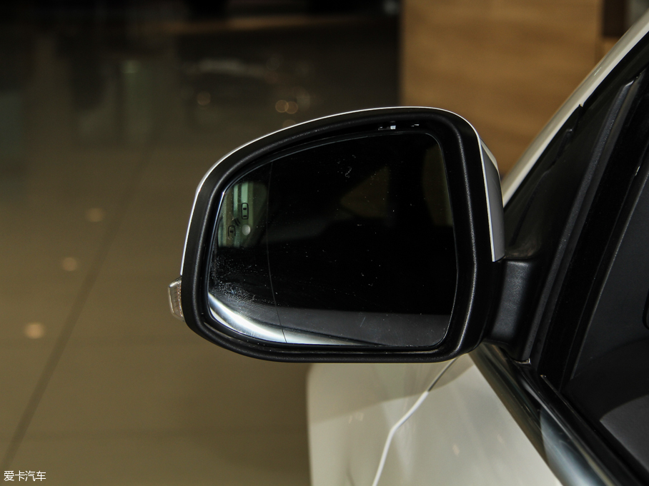 2015˹ Ɏ EcoBoost 180 Ԅ\