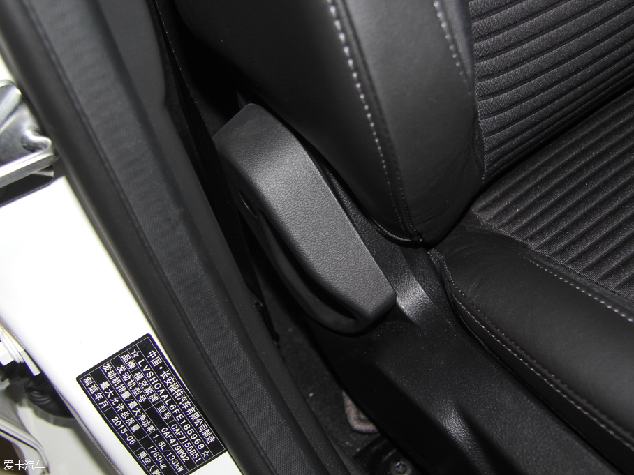 2015˹ Ɏ EcoBoost 180 Ԅ\