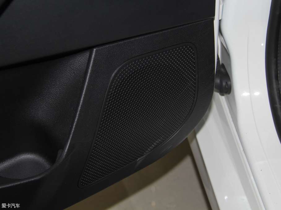 2015˹ Ɏ EcoBoost 180 Ԅ\