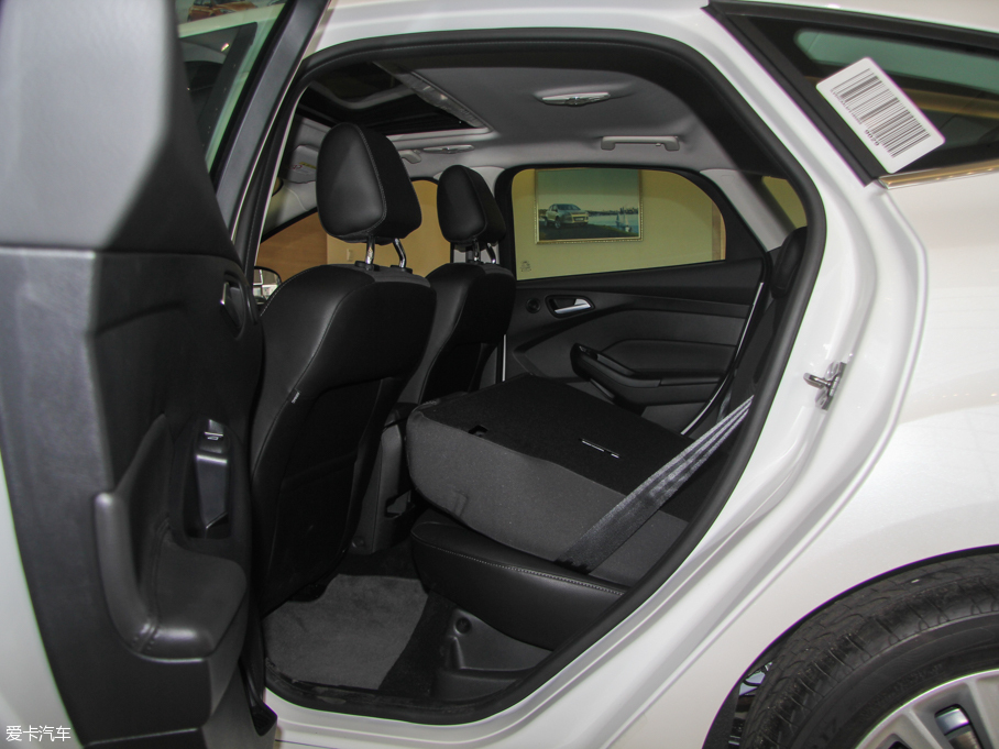 2015˹ Ɏ EcoBoost 180 Ԅ\