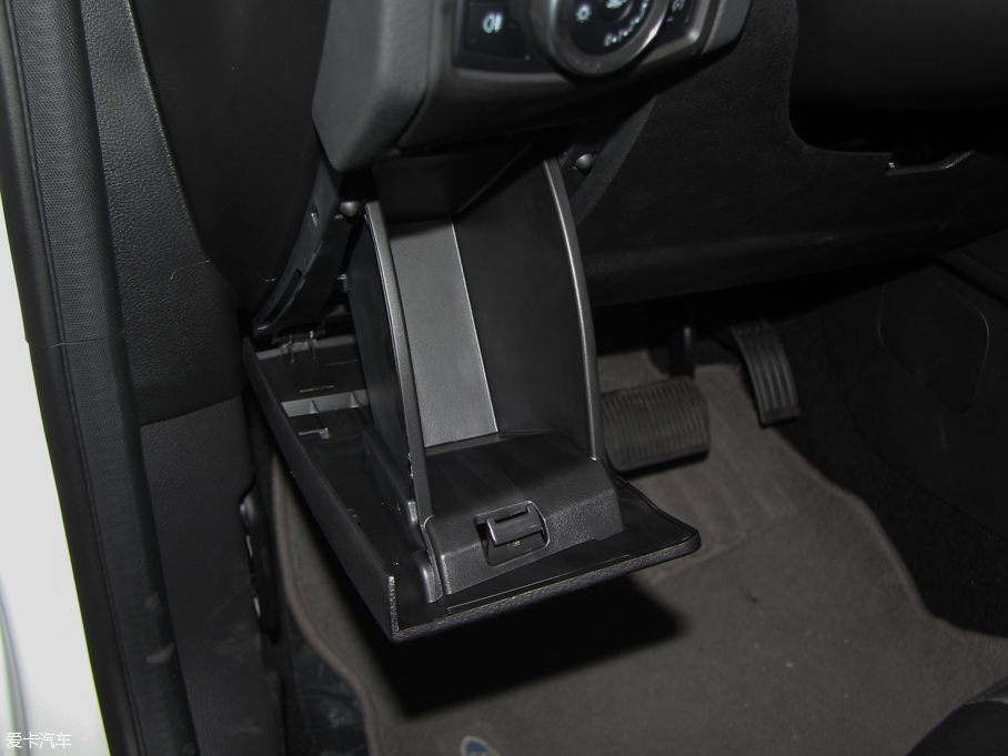 2015˹ Ɏ EcoBoost 180 Ԅ\