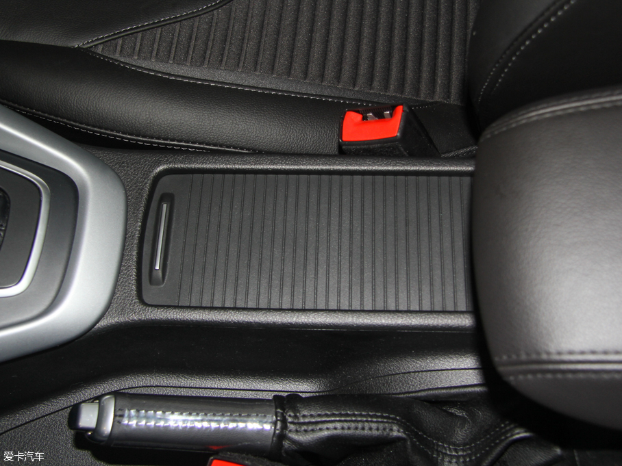 2015˹ Ɏ EcoBoost 180 Ԅ\