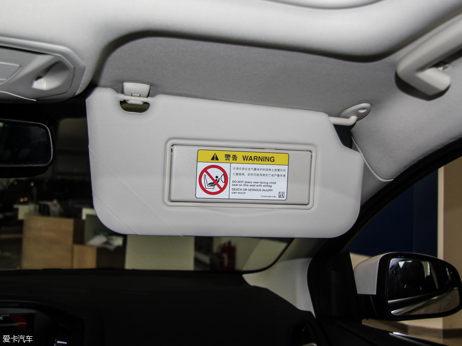 2015˹ Ɏ EcoBoost 180 Ԅ\