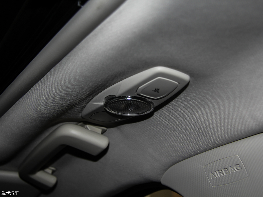 2015˹ Ɏ EcoBoost 180 Ԅ\