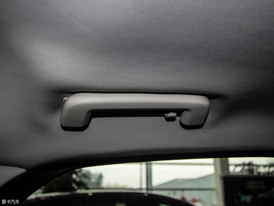 2015˹ Ɏ EcoBoost 180 Ԅ\