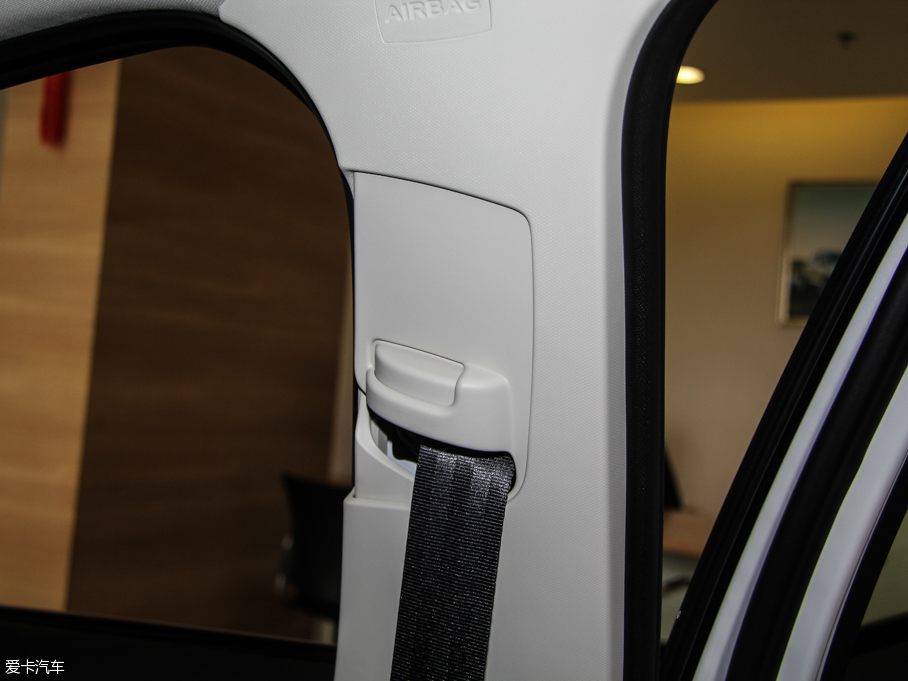 2015˹ Ɏ EcoBoost 180 Ԅ\