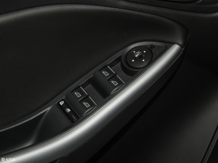 2015˹ Ɏ EcoBoost 180 Ԅ\