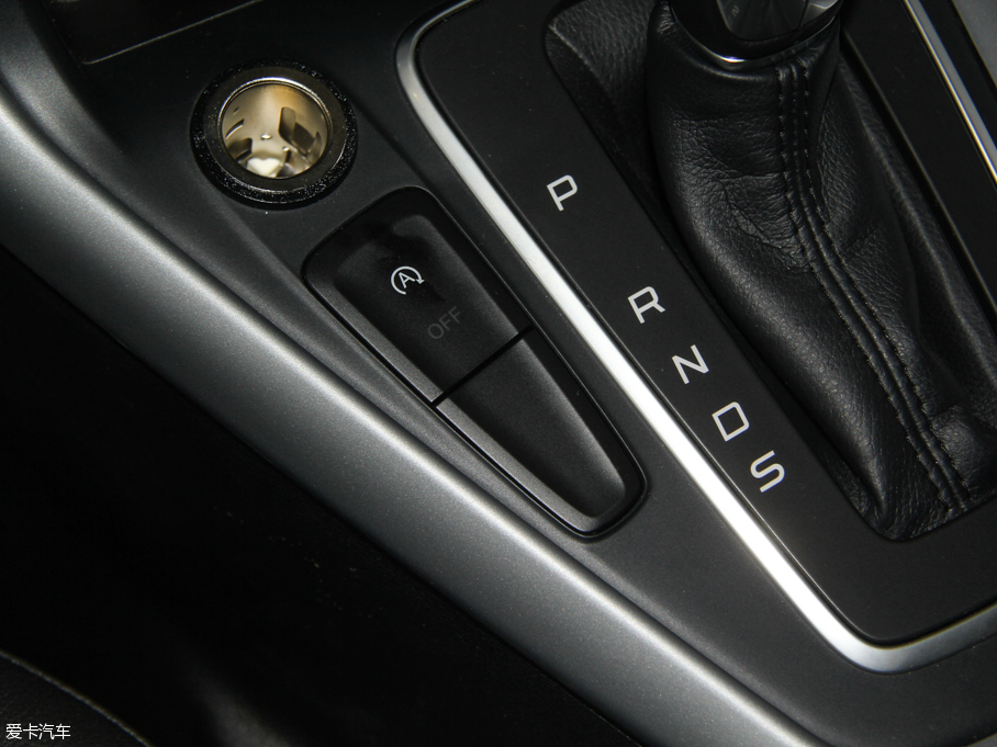 2015˹ Ɏ EcoBoost 180 Ԅ\