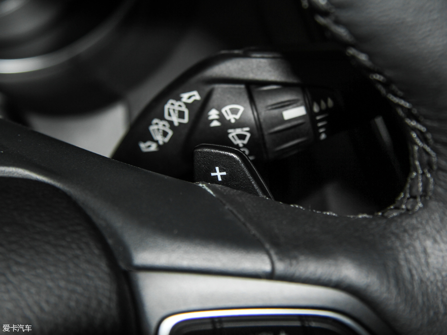 2015˹ Ɏ EcoBoost 180 Ԅ\