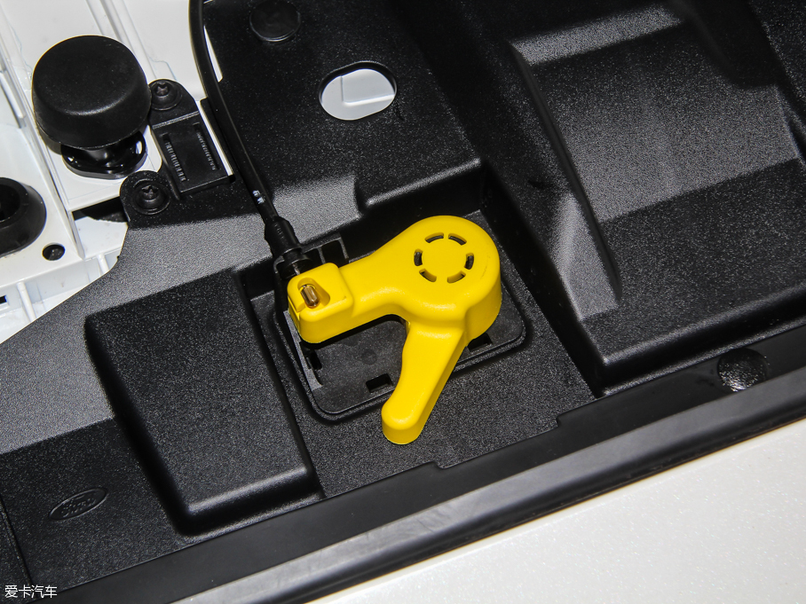 2015˹ Ɏ EcoBoost 180 Ԅ\