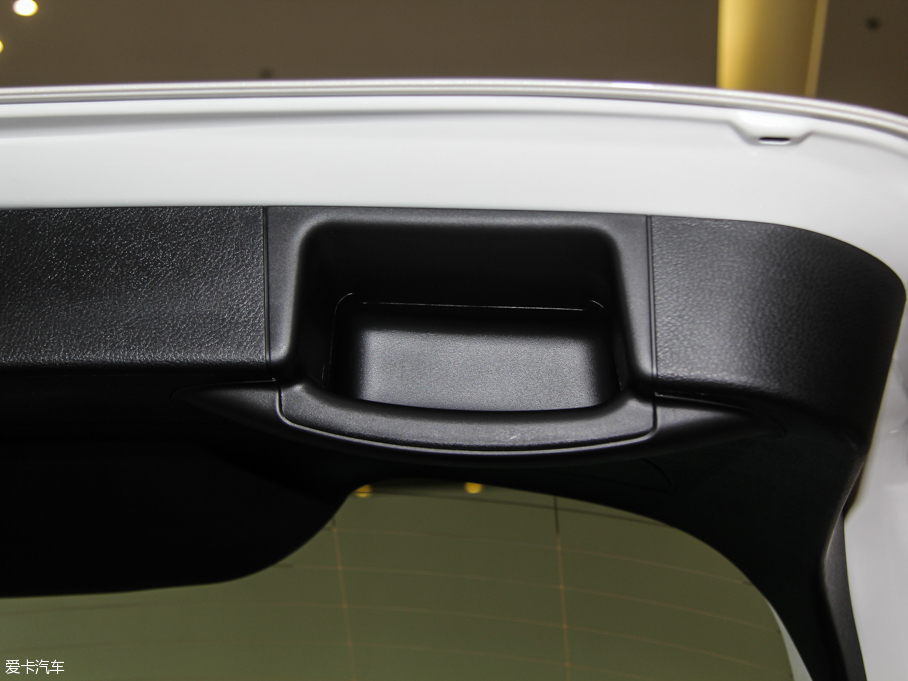 2015˹ Ɏ EcoBoost 180 Ԅ\