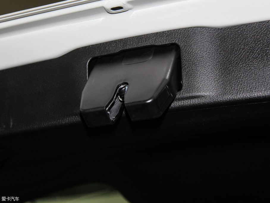 2015˹ Ɏ EcoBoost 180 Ԅ\