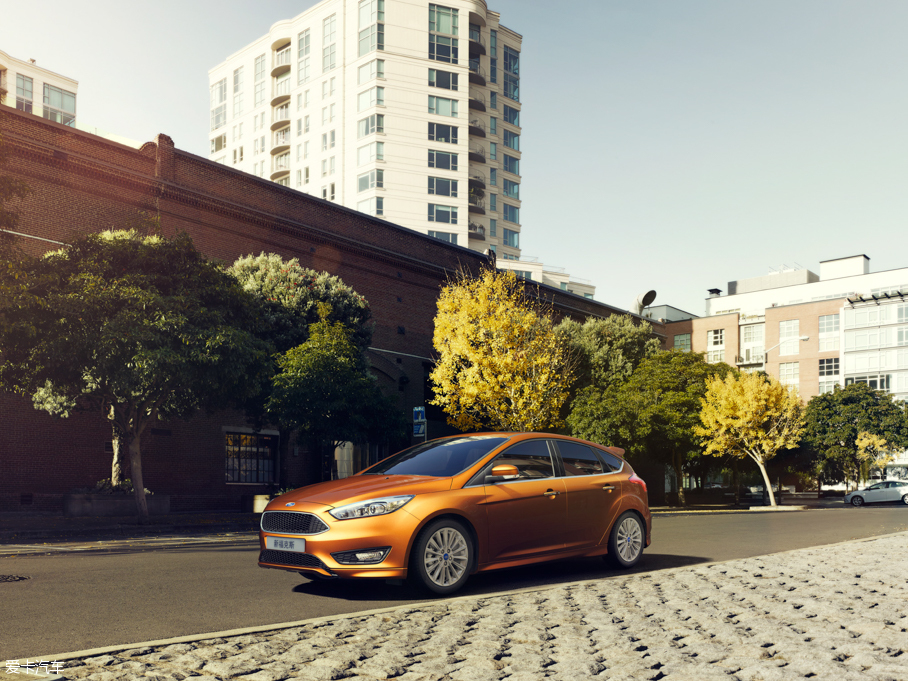 2015˹ Ɏ EcoBoost 180 Ԅ\