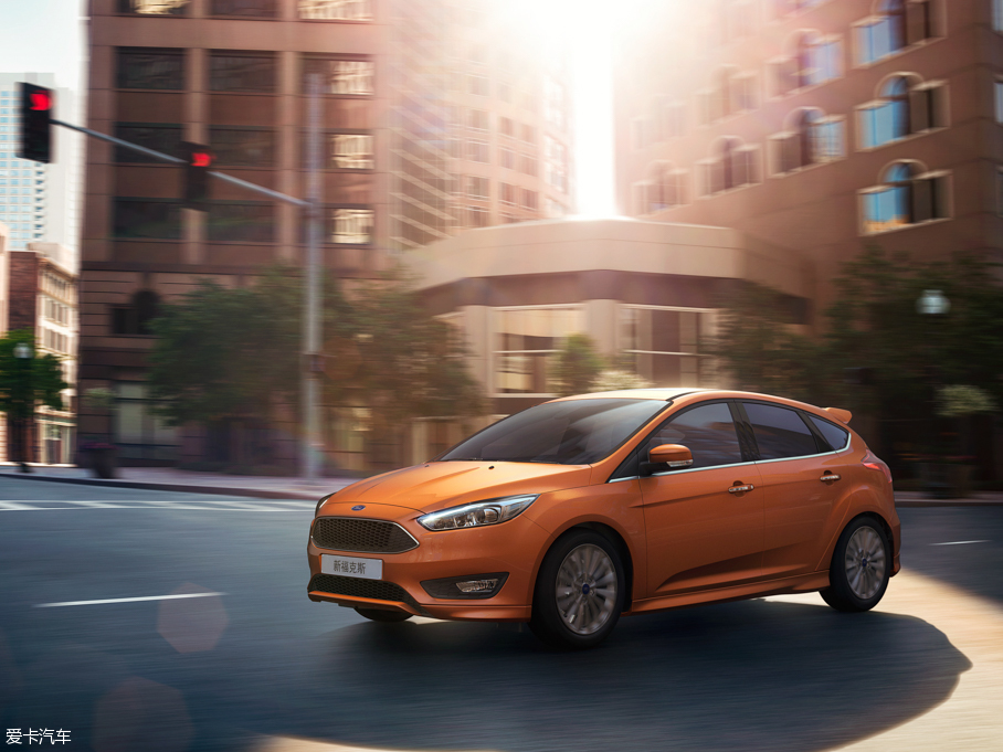 2015˹ Ɏ EcoBoost 180 Ԅ\