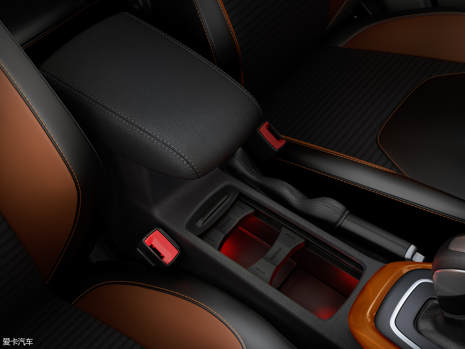 2015˹ Ɏ EcoBoost 180 Ԅ\