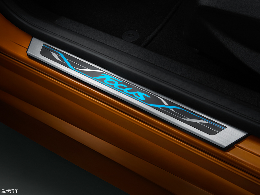 2015˹ Ɏ EcoBoost 180 Ԅ\