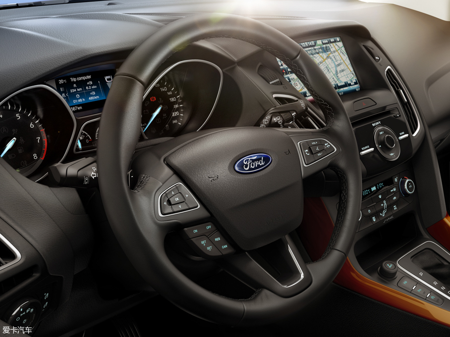 2015˹ Ɏ EcoBoost 180 Ԅ\