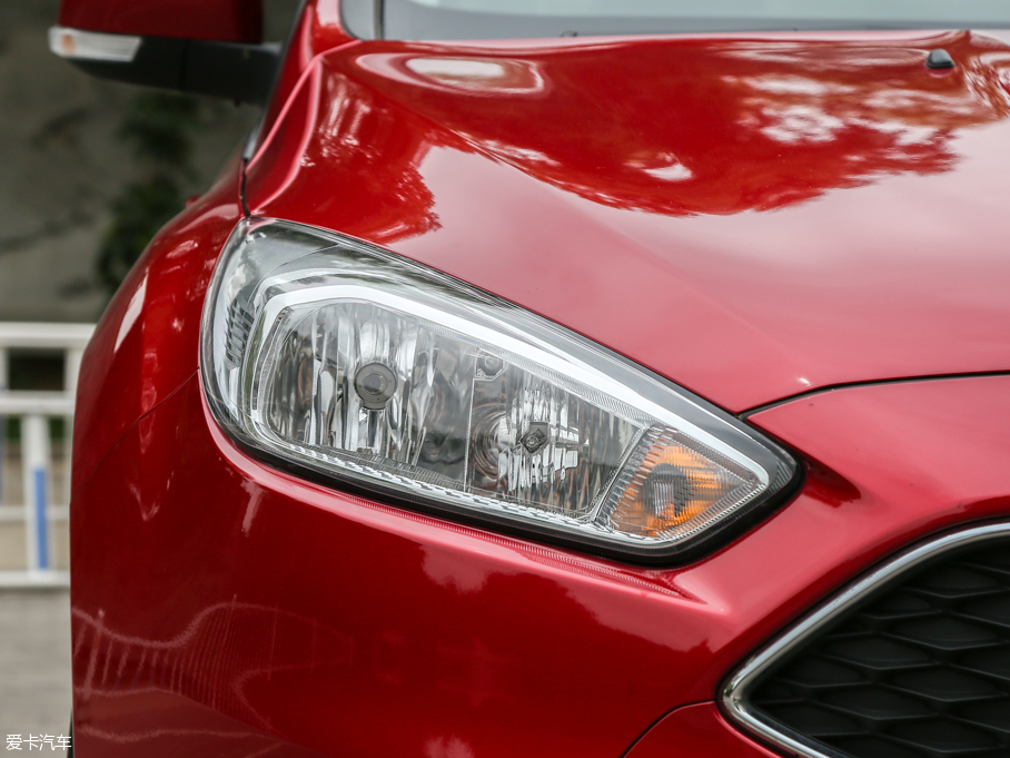 2015˹ Ɏ EcoBoost 125 ԄӳL