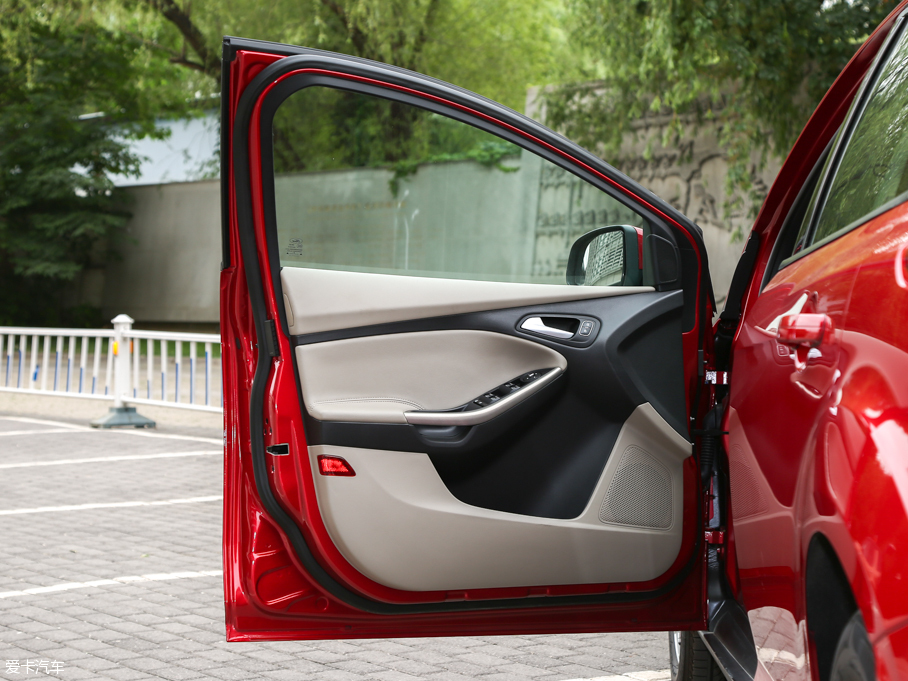 2015˹ Ɏ EcoBoost 125 ԄӳL