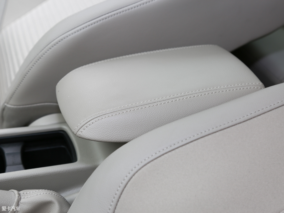 2015˹ Ɏ EcoBoost 125 ԄӳL