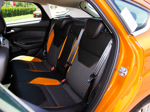 長安福特2015款新福克斯兩廂