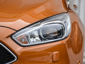 2015Ɏ EcoBoost 180 Ԅ(dng)\(yn)(dng) (x)(ji)^