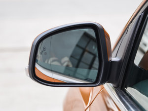 2015Ɏ EcoBoost 180 Ԅ\ ^