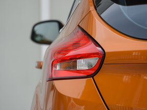 2015Ɏ EcoBoost 180 Ԅ\ ^