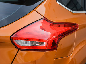 2015Ɏ EcoBoost 180 Ԅ\ ^