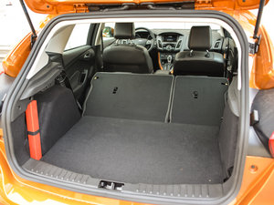 2015Ɏ EcoBoost 180 Ԅ\ g