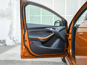 2015Ɏ EcoBoost 180 Ԅ\ g