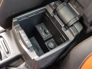 2015Ɏ EcoBoost 180 Ԅ\ g