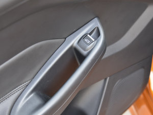 2015Ɏ EcoBoost 180 Ԅ\ g