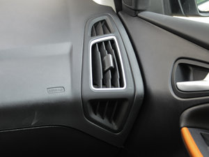 2015Ɏ EcoBoost 180 Ԅ\ п؅^