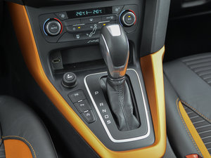 2015Ɏ EcoBoost 180 Ԅ\ п؅^