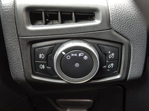 2015Ɏ EcoBoost 180 Ԅ\ п؅^