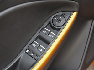 2015Ɏ EcoBoost 180 Ԅ\ п؅^